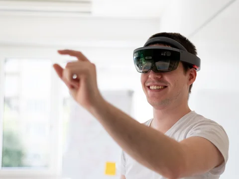 Die Microsoft Hololens ermöglicht mit Mixed Reality neue Anwendungsfälle im Geschäftsumfeld